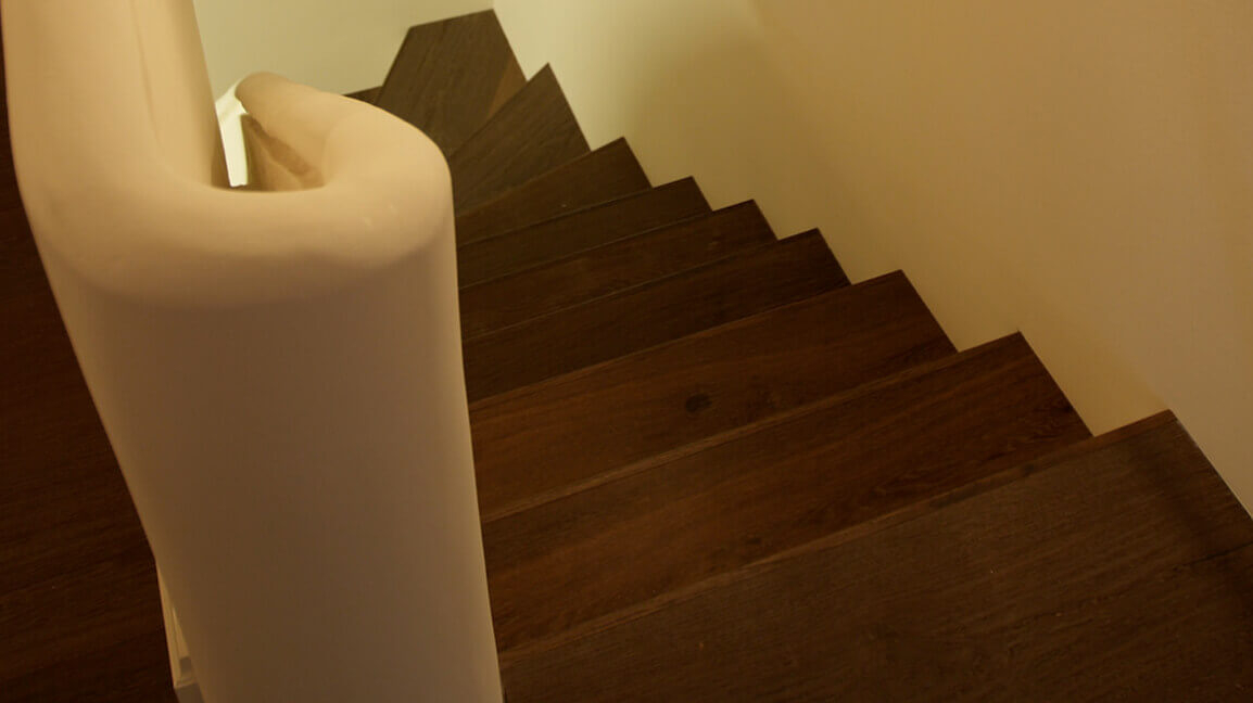 Treppen sind wich&shy;ti&shy;ger Be&shy;stand&shy;teil der Formen&shy;sprache der Archi&shy;tek&shy;tur, sind also Ge&shy;stal&shy;tungs&shy;ele&shy;ment, wie un&shy;se&shy;re Arbei&shy;ten dar&shy;legen.