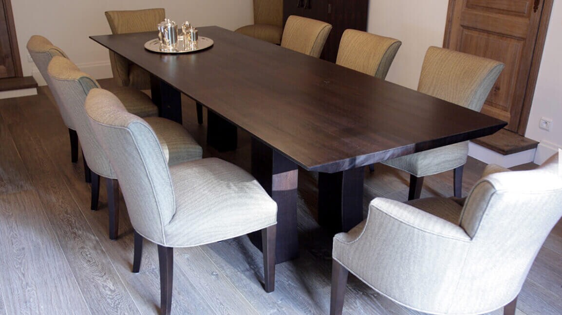 Dass ein Tisch mehr sein kann, als eine dem Zweck der Ablage dienende, meist waage&shy;rech&shy;te Fläche, die auf Beinen ruht, zeigen wir hier.